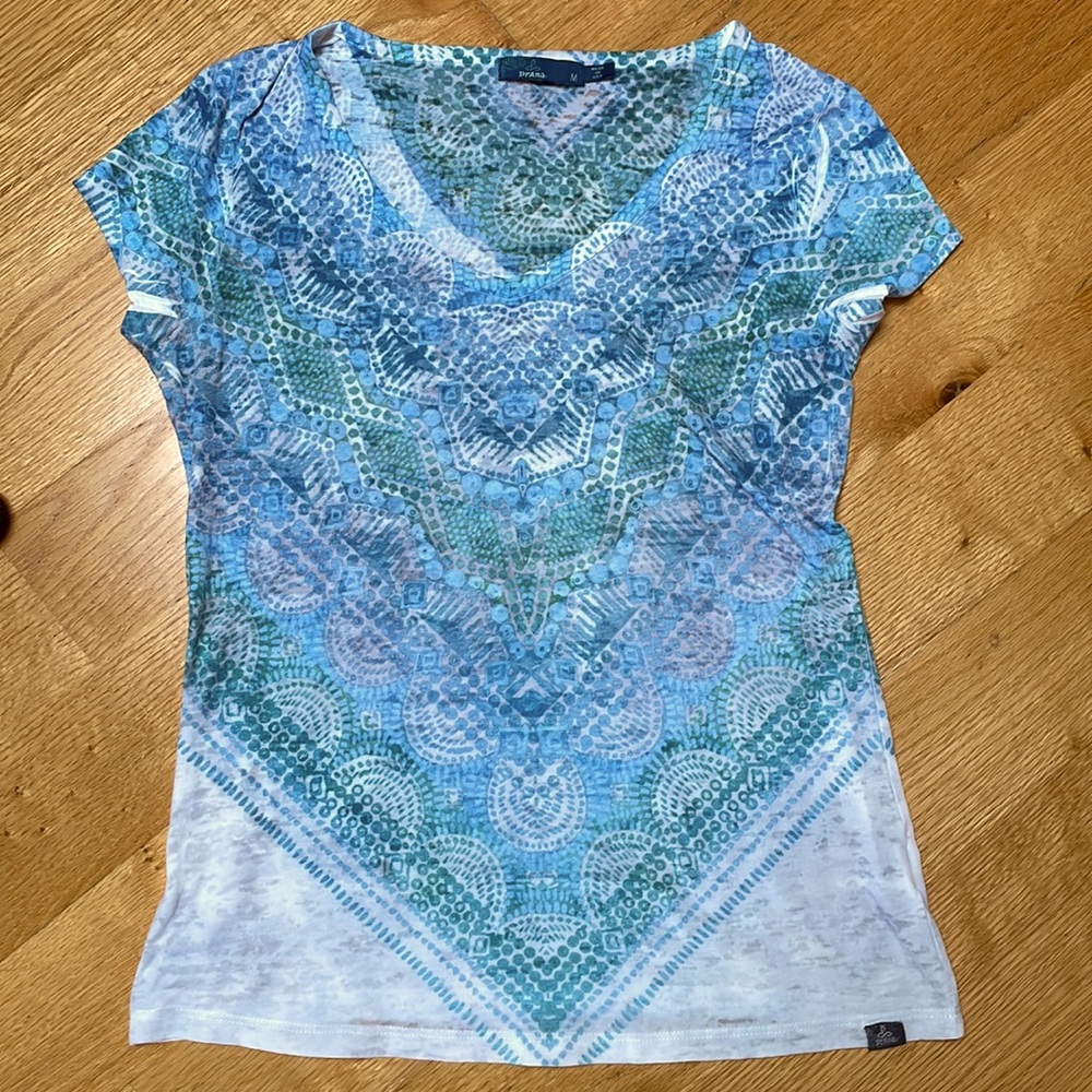Prana shirt sleeve T shirt, M